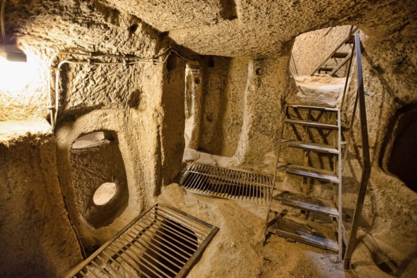 SPECIAL PACKAGE TOUR HO CHI MINH CITY CUCHI TUNNELS MEKONG DELTA 3 DAYS 2 NIGHTS PACKAGE DEPART FROM SAIGON VIETNAM 