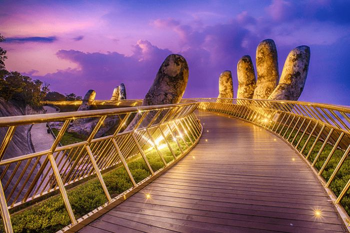DISCOVERY CENTRAL VIETNAM PACKAGE TOUR 5 DAYS 4 NIGHTS : DA NANG-HOI AN – BA NA HILLS – HUE DEPART FROM HANOI /HOCHIMINH CITY 