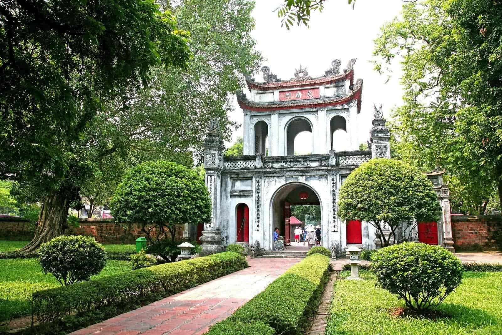 FULL DAY HANOI CITY TOUR: Tran Quoc Pagoda, Ho Chi Minh Mausoleum complex; Temple of Literature 